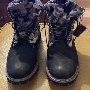 LIKE NEW!Timberland men’s size 8.5